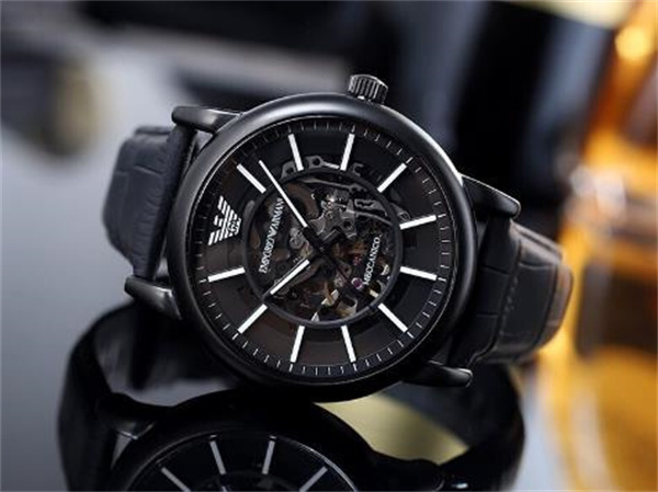 阿玛尼腕表走时不准如何解决